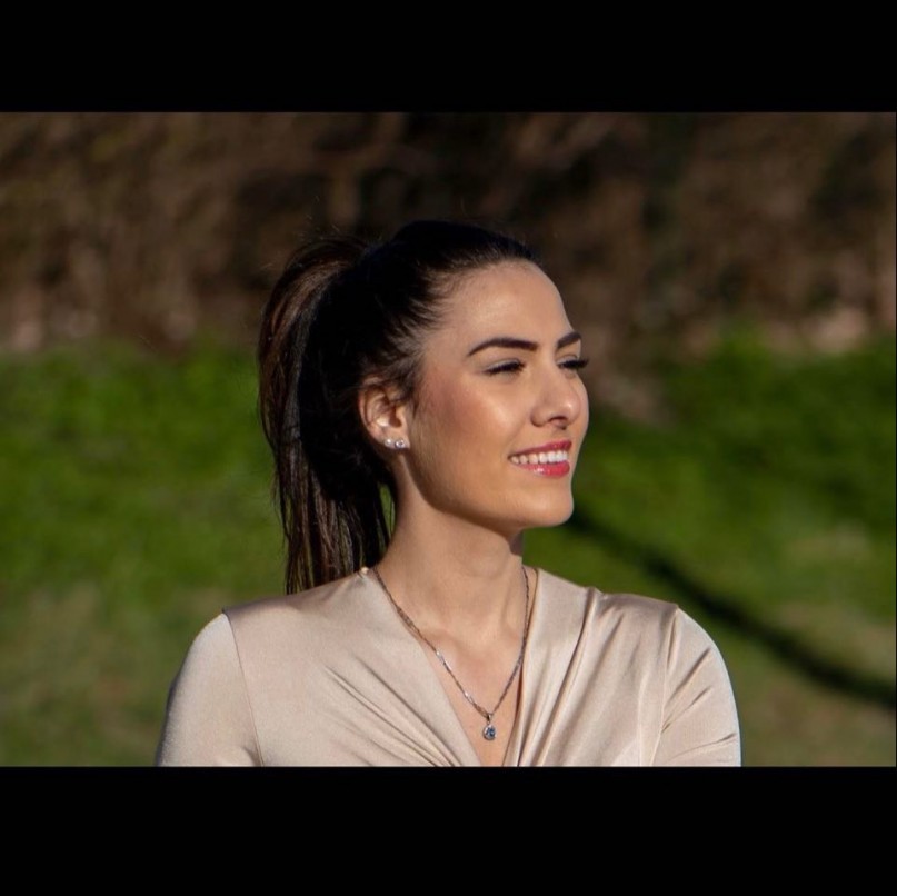 23 Prill 2020 Bukuroshja Shqiptare Donjeta Deli Shkon N Finale N 23-prill-2020-bukuroshja-shqiptare-donjeta-deli-shkon-n-finale-n